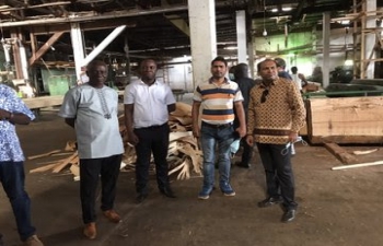 During his visit to Ahafo Region High Commissioner visited major business in the fields of timber (Ayum Forest Products Ltd) & mining (Newmont)